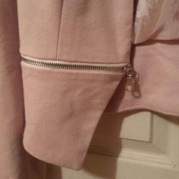 Blazer - Picture 3 of 6